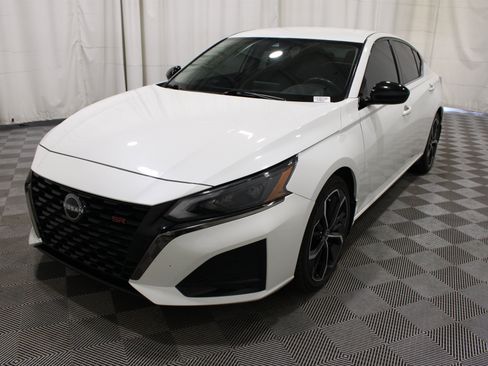 Used 2023 Nissan Altima 2.5 SR FWD image 31