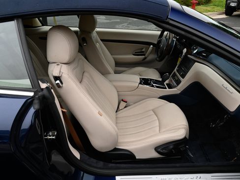 Used 2012 Maserati GranTurismo Convertible RWD image 41