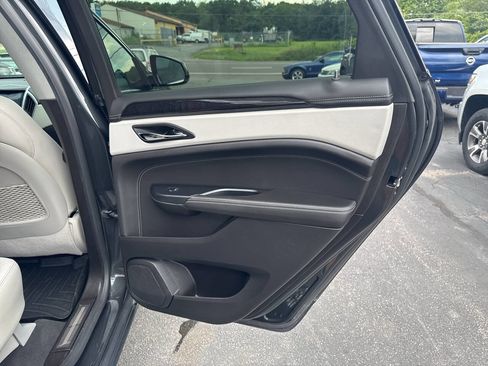 Used 2016 Cadillac SRX Luxury w/ Driver Awareness Package image 27