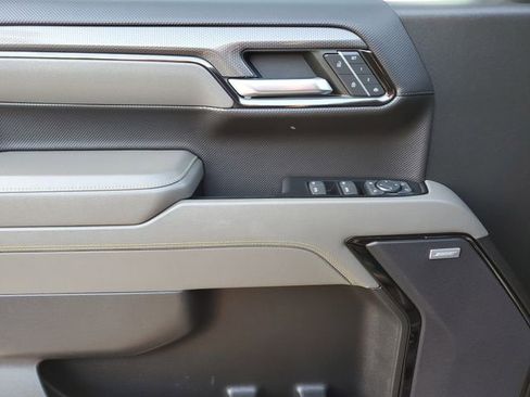 Used 2022 Chevrolet Silverado 1500 ZR2 w/ Technology Package image 17