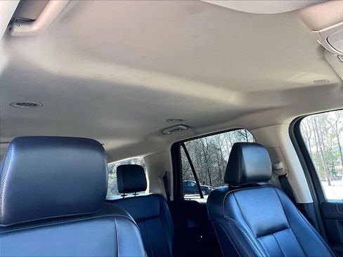 Used 2023 Ford Expedition Max XLT image 13