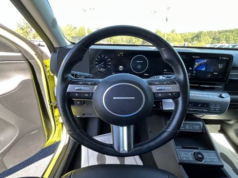 Used 2024 Hyundai Kona Limited image 2