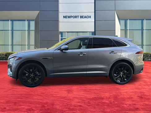 Used 2025 Jaguar F-PACE R-Dynamic S image 2