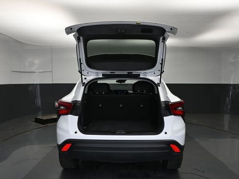 Used 2025 Chevrolet Trax LS image 11