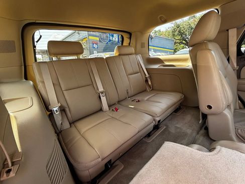 Used 2014 Chevrolet Tahoe LT RWD image 23