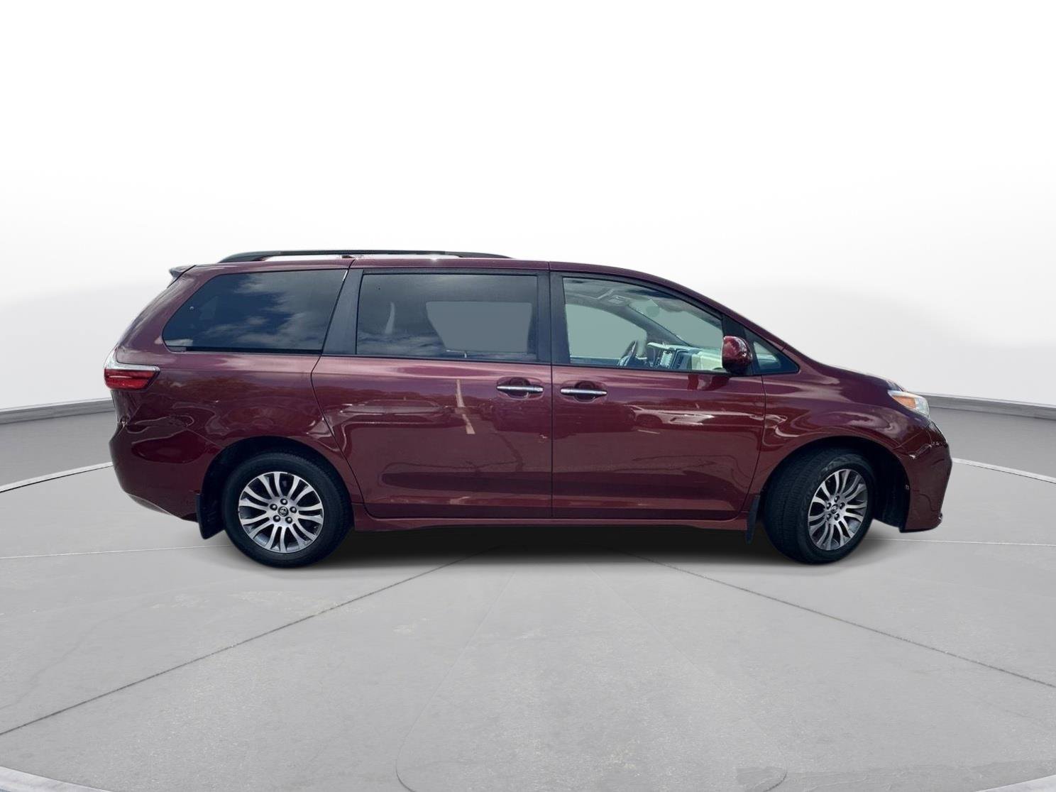 Used 2020 Toyota Sienna XLE FWD image 6