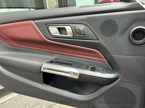 Used 2025 Ford Mustang GT Premium RWD image 15
