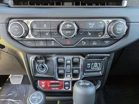 New 2026 Jeep Wrangler Unlimited Rubicon image 15