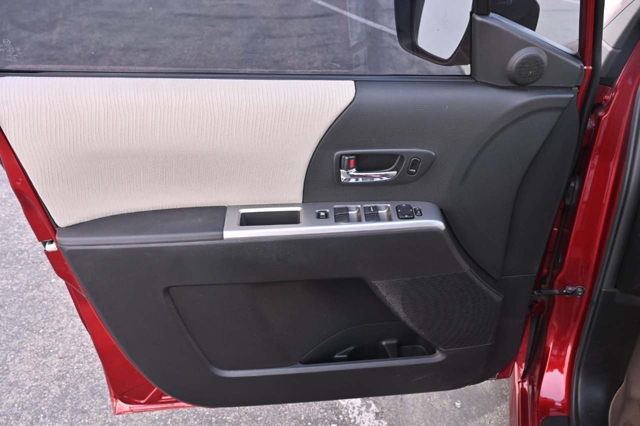 Used 2010 MAZDA MAZDA5 Touring FWD image 26