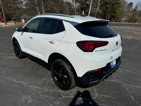 Certified 2024 Buick Encore GX Sport Touring w/ Comfort Package FWD image 3
