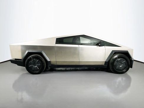 Used 2024 Tesla Cybertruck AWD Crew Cab image 9