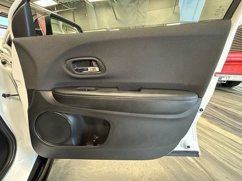 Used 2021 Honda HR-V Sport image 37