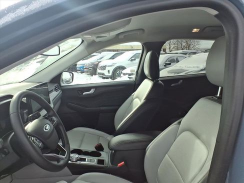 Used 2024 Ford Escape Platinum image 9