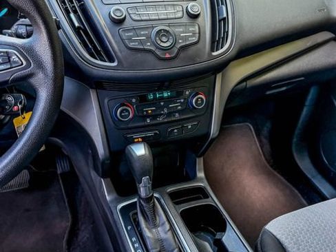 Used 2017 Ford Escape SE image 7