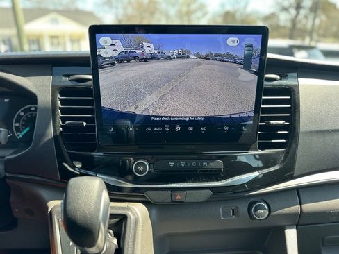 Used 2023 Ford Transit 350 XLT image 6