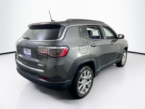 Used 2022 Jeep Compass Latitude w/ Sun and Sound Group AWD/4WD image 5