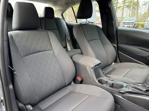Used 2025 Toyota Corolla LE image 30