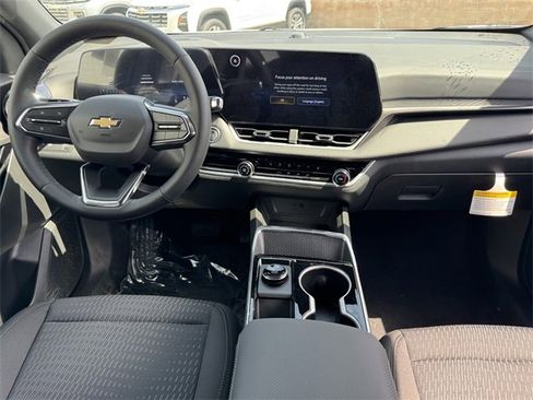 New 2026 Chevrolet Equinox LT image 6