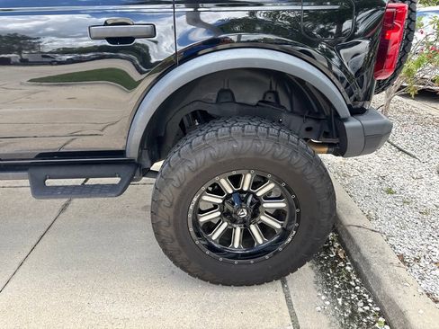 Used 2024 Ford Bronco Black Diamond AWD/4WD image 13