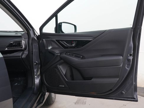 Used 2025 Subaru Outback Limited XT AWD/4WD image 9