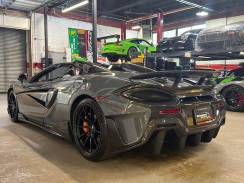 Used 2020 McLaren 600LT Spider RWD image 10