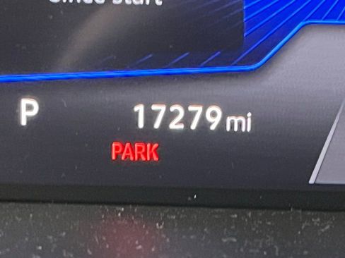 Certified 2025 Volkswagen Jetta Sport image 23