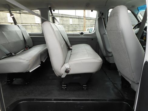 Used 2006 Ford E-350 and Econoline 350 XL image 18