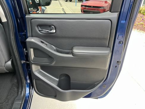 Used 2023 Nissan Frontier SV AWD/4WD image 27