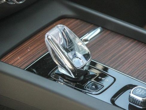 New 2025 Volvo V60 B5 Cross Country Ultra w/ Climate Package image 21