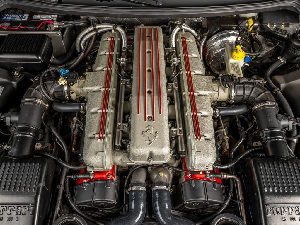 Used 2000 Ferrari 550 Maranello Coupe RWD image 29