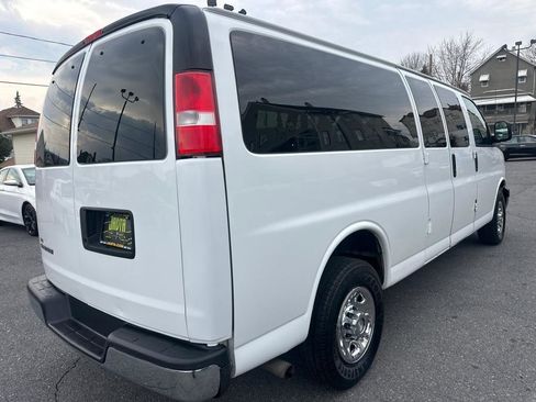 Used 2017 Chevrolet Express 3500 LT w/ LT Preferred Equipment Group RWD image 7