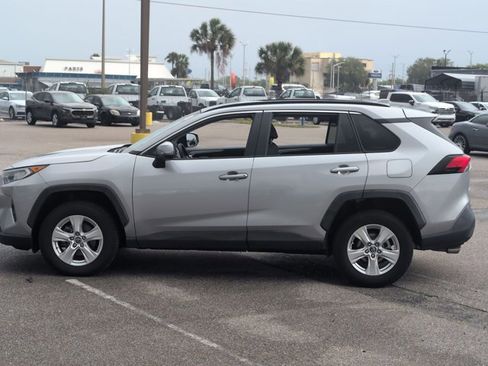 Used 2021 Toyota RAV4 XLE FWD image 9