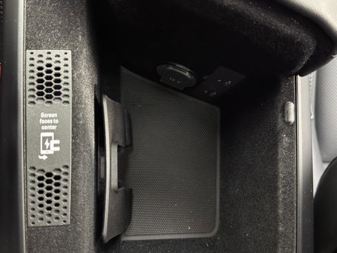 Used 2023 Porsche Taycan w/ Premium Package image 33