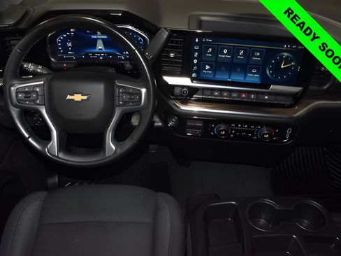 Used 2025 Chevrolet Silverado 1500 LT AWD/4WD image 16