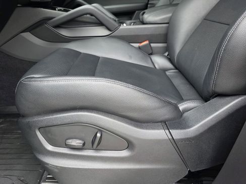 Certified 2024 Porsche Cayenne S AWD/4WD image 12
