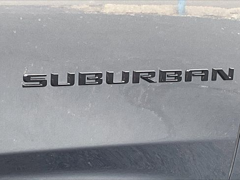 Used 2021 Chevrolet Suburban Z71 w/ Z71 Off-Road Package AWD/4WD image 29
