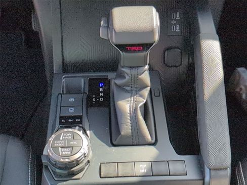 Used 2025 Toyota Tacoma TRD Off-Road AWD/4WD image 25