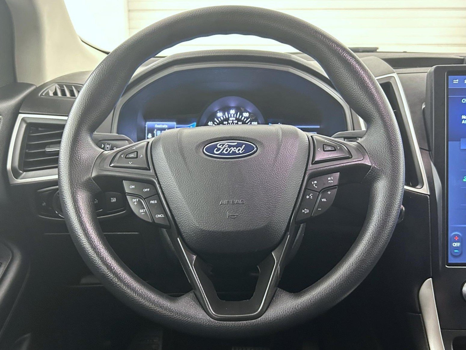 Used 2024 Ford Edge SE w/ Black Appearance Package AWD/4WD image 11