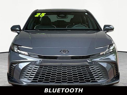 Used 2025 Toyota Camry SE w/ Convenience Package FWD image 2