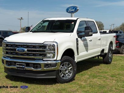 New 2025 Ford F350 Lariat w/ FX4 Off-Road Package
