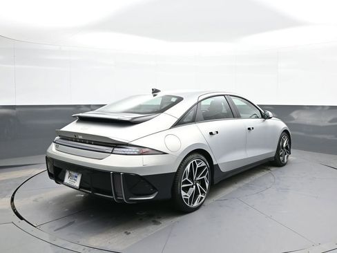 Used 2024 Hyundai Ioniq 6 SEL image 6