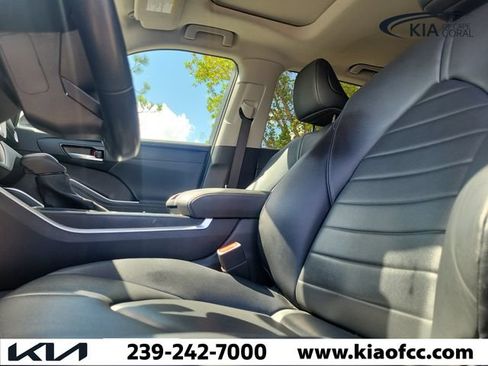 Used 2023 Toyota Highlander XLE FWD image 25