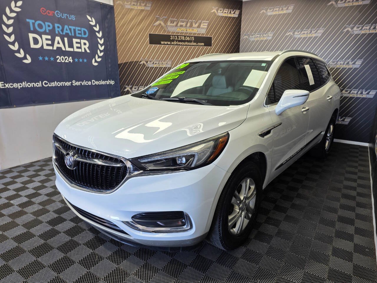Used 2020 Buick Enclave Essence FWD image 1