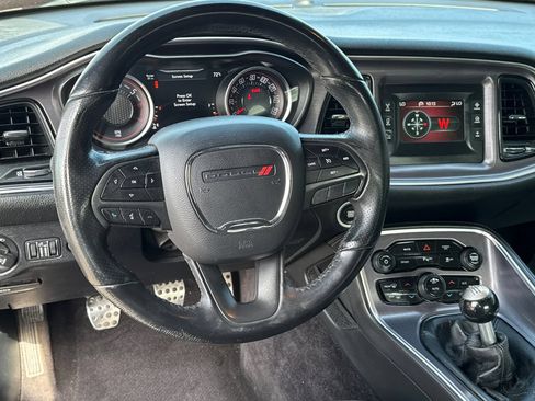 Used 2017 Dodge Challenger R/T RWD image 15