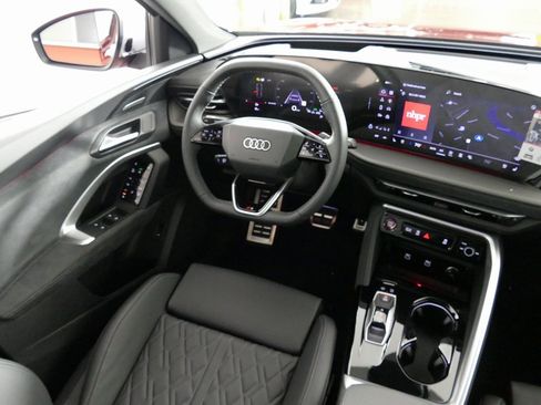 New 2025 Audi SQ5 Premium Plus image 23