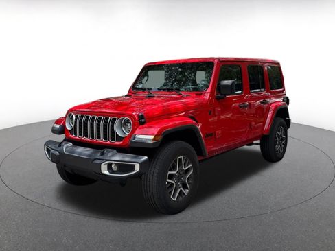 Used 2025 Jeep Wrangler Unlimited Sahara AWD/4WD image 3