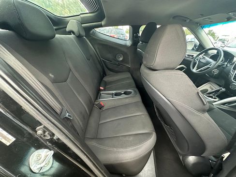 Used 2014 Hyundai Veloster image 9