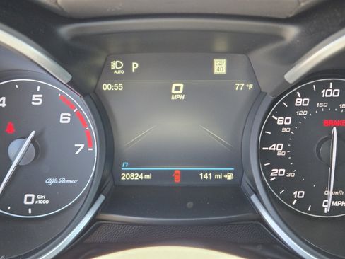 Used 2023 Alfa Romeo Stelvio Veloce AWD/4WD image 23