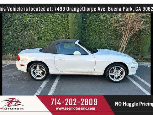 Used 2004 MAZDA MX-5 Miata Convertible 2D w/ Convenience Pkg image 4