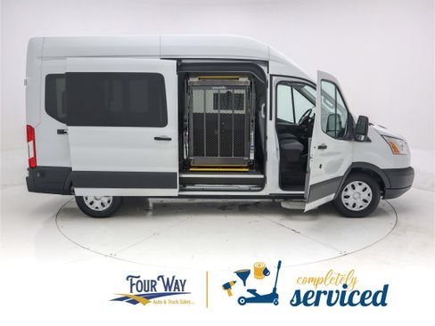 Used 2016 Ford Transit 350 XLT image 4